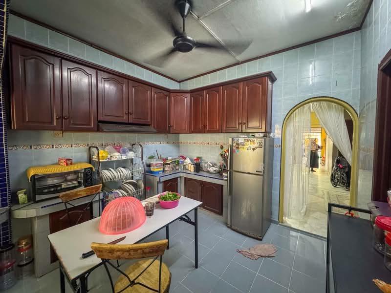 2-storey Terraced House for Sale in Seksyen 2, Taman Kinrara (Puchong) - Ilman Nahri - Kitchen - PropertyGuru.com.my