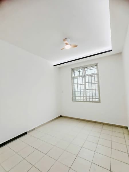 Apartment for Sale at Lake View Suites - Coco Feng Lily - PropertyGuru.com.my