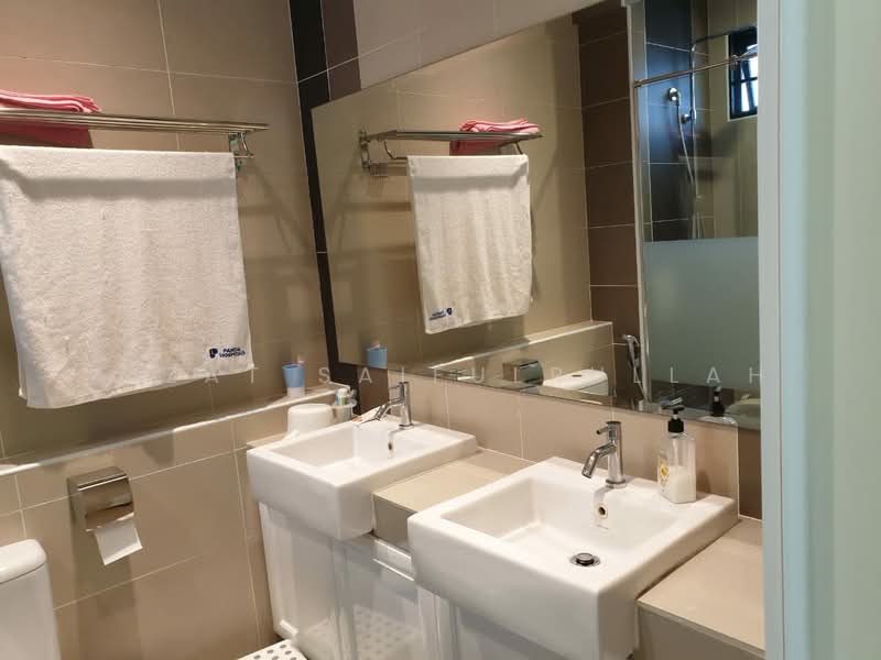 Rumah Berkembar untuk Dijual di Telok Panglima Garang (Selangor) - Aizat Saifulrullah - Bathroom - PropertyGuru.com.my