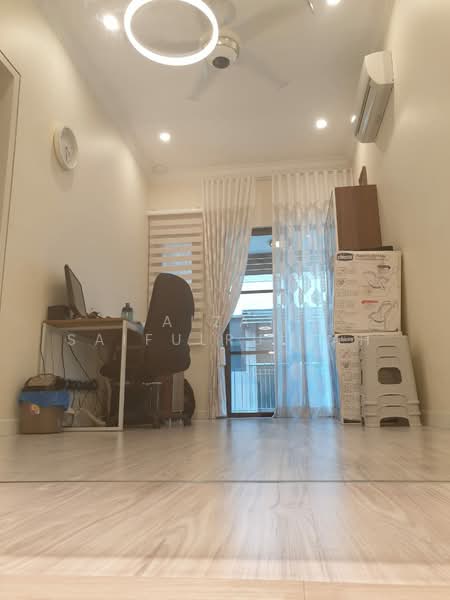 Rumah Berkembar untuk Dijual di Telok Panglima Garang (Selangor) - Aizat Saifulrullah - Study - PropertyGuru.com.my