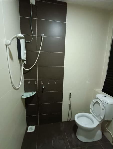 Servis Apartment untuk Disewa di 8Scape Residence @ Sutera - Calley Chin - Bathroom - PropertyGuru.com.my