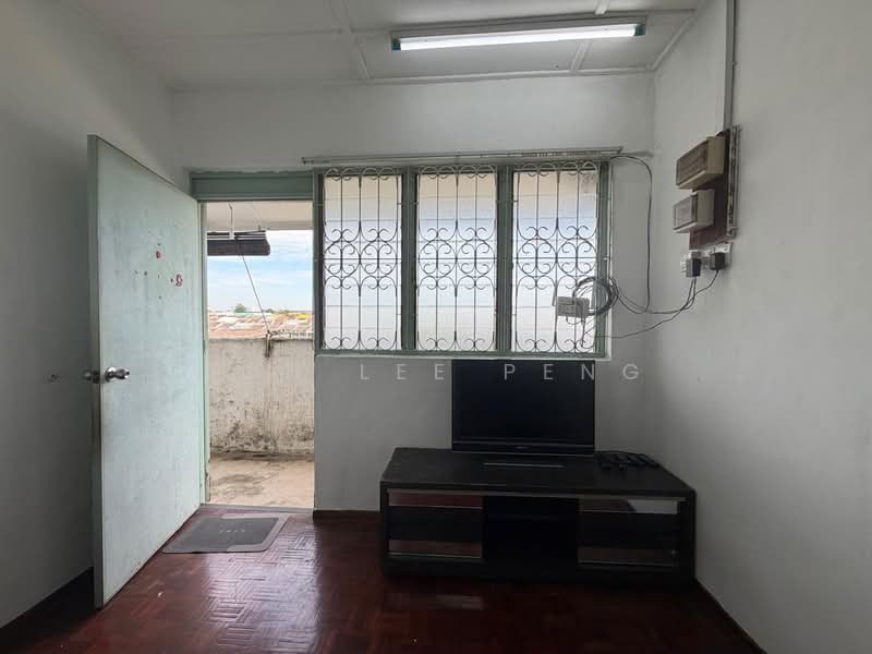 Flat for Rent at Flat Taman Ungku Tun Aminah - Loh Lee Peng - PropertyGuru.com.my