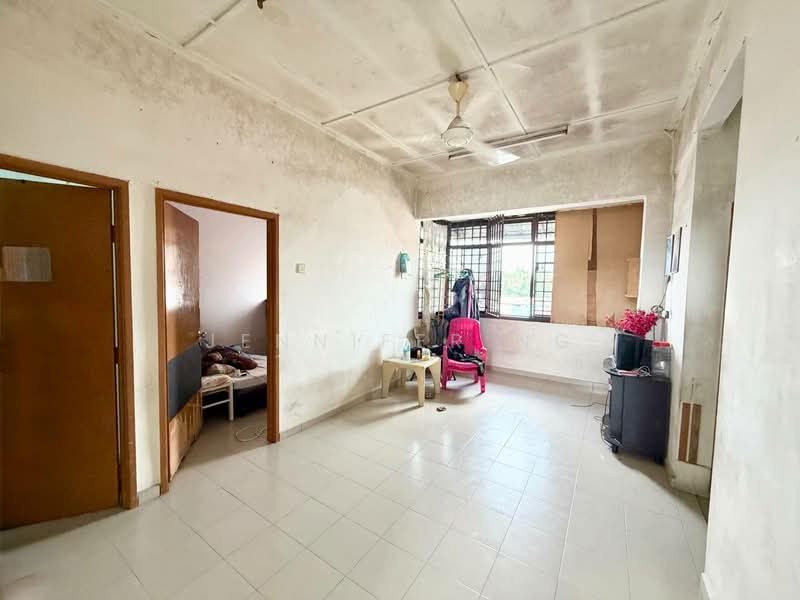 Flat for Sale at Taman Perling - Jennifer Ng - Living Room - PropertyGuru.com.my