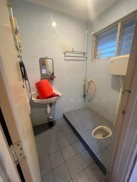 Rumah Teres 2-Tingkat untuk Dijual di Taman Permai (Seremban) - Raymond Ng - Bathroom - PropertyGuru.com.my
