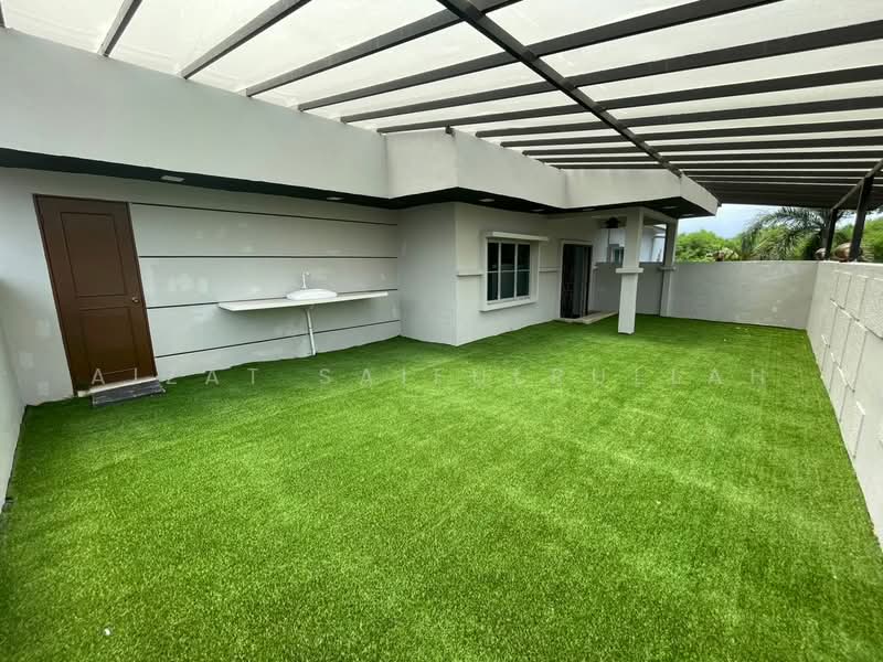 2-storey Terraced House for Sale in Putra Permai (Subang Jaya) - Aizat Saifulrullah - Exterior - PropertyGuru.com.my