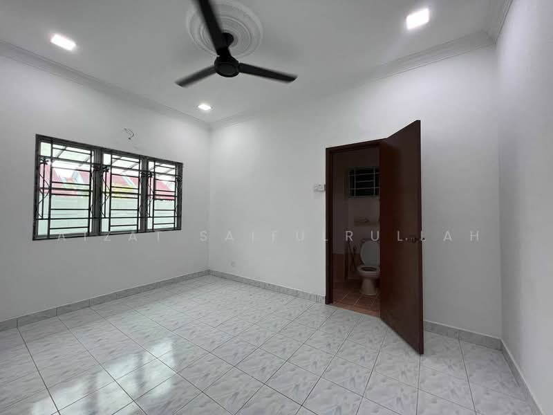 2-storey Terraced House for Sale in Putra Permai (Subang Jaya) - Aizat Saifulrullah - Interior - PropertyGuru.com.my