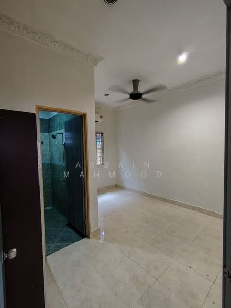 Bungalow for Rent in Gombak (Selangor) - Arbain Mahmood - Bathroom - PropertyGuru.com.my
