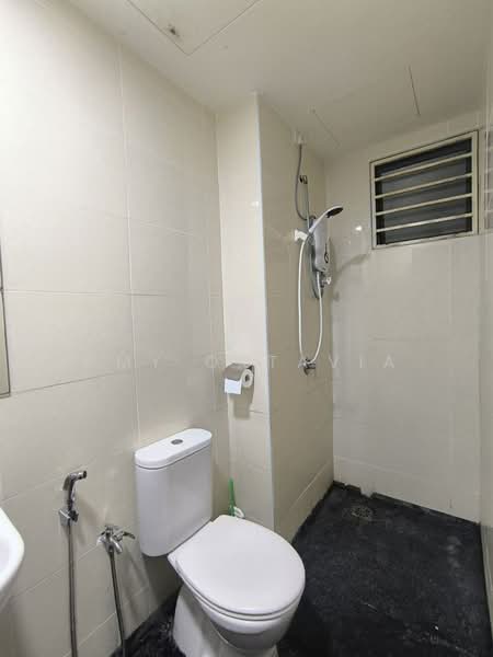 Service Residence for Rent at Vista Alam Serviced Apartment - Amy Oktavia - Bathroom - PropertyGuru.com.my