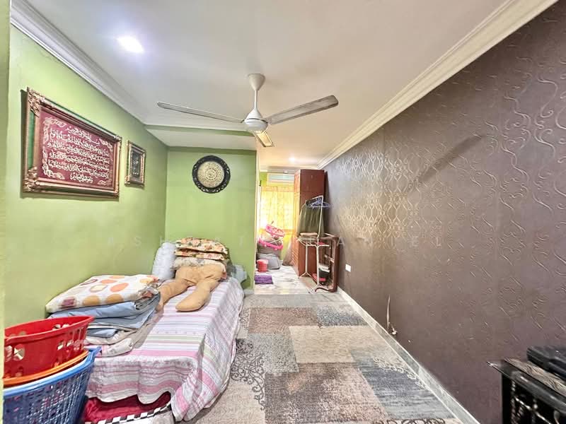 Rumah Teres 2 Tingkat untuk Dijual di Taman Desaria (Petaling Jaya) - Ashraff Daniel - Bedroom - PropertyGuru.com.my