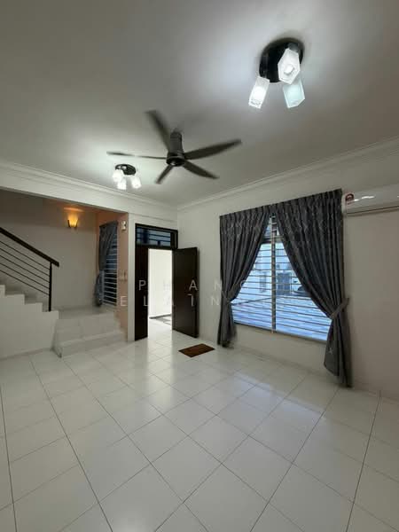 Rumah Teres 2 Tingkat untuk Dijual di Taman Setia Indah (Tebrau) - Phang Elainne - Living Room - PropertyGuru.com.my