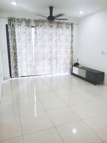 Kondominium untuk Dijual di Casa Green - Ashraff Daniel - Living Room - PropertyGuru.com.my