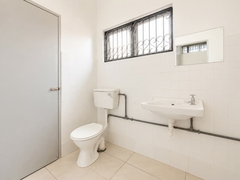 Rumah Teres 2 Tingkat untuk Dijual di SS2 (Petaling Jaya) - Cooper Chow - Bathroom - PropertyGuru.com.my