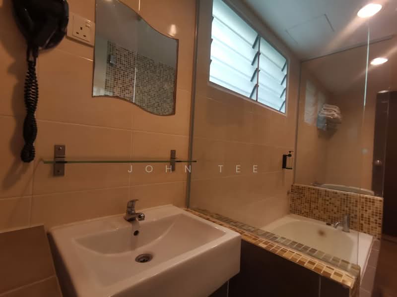 Servis Apartment untuk Dijual di Laguna 1 @ Marina Island - John Tee - Bathroom - PropertyGuru.com.my