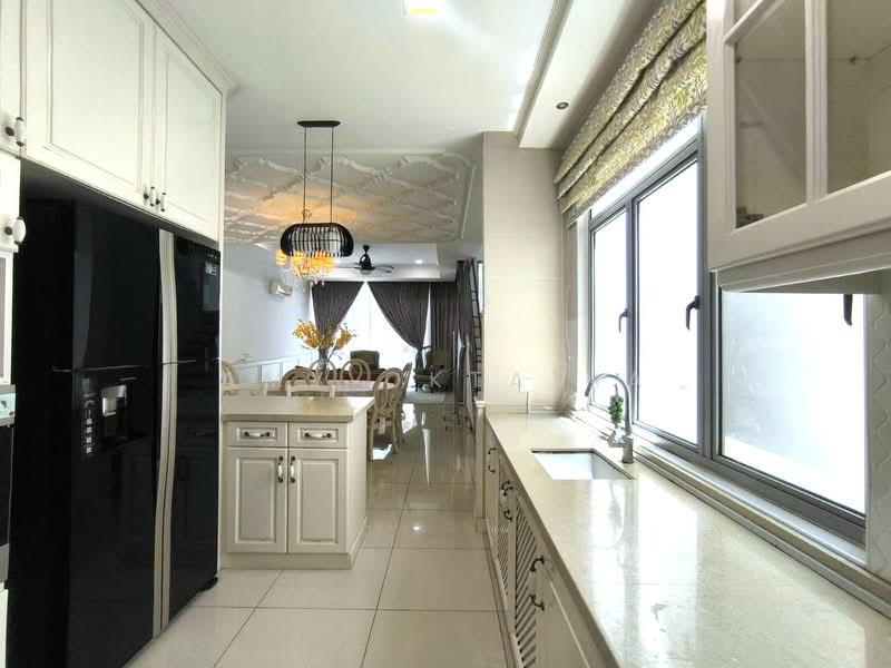 3-storey Terraced House for Rent in Cyberjaya (Selangor) - Amy Oktavia - Kitchen - PropertyGuru.com.my