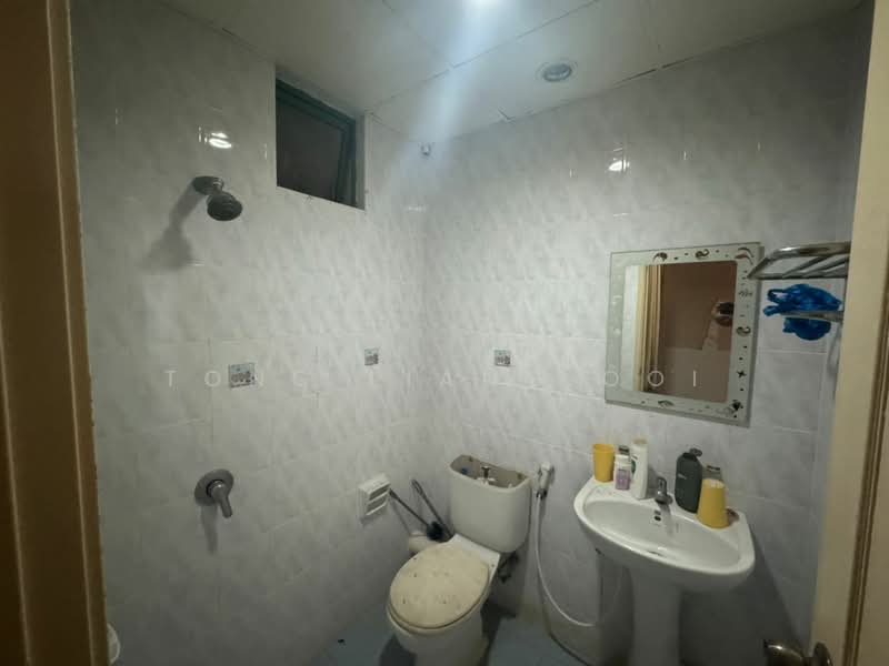 Kondominium untuk Dijual di Tanjung Park Condominium - Tong Liang Ooi - Bathroom - PropertyGuru.com.my