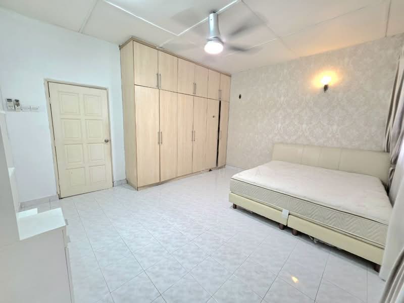 Rumah Teres 2 Tingkat untuk Disewa di Shah Alam (Selangor) - Yazila Sulaimi - Bedroom - PropertyGuru.com.my