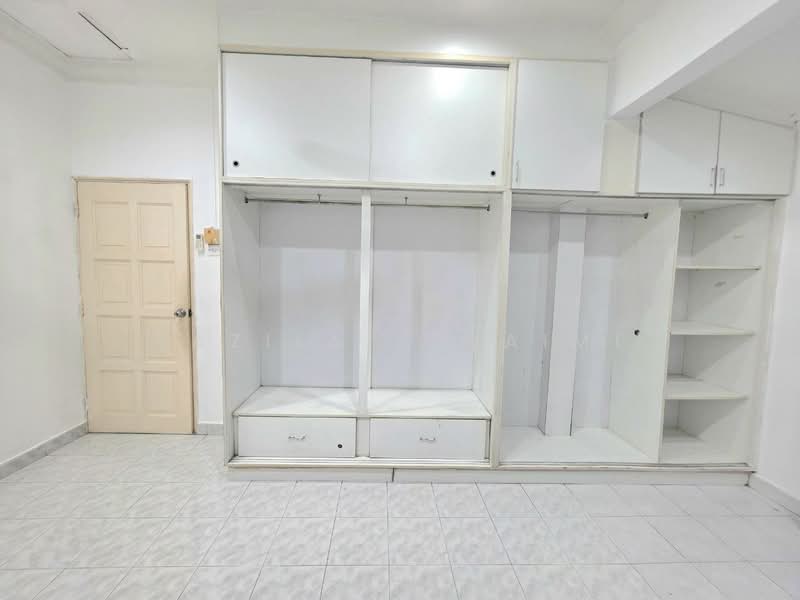 Rumah Teres 2 Tingkat untuk Disewa di Shah Alam (Selangor) - Yazila Sulaimi - Interior - PropertyGuru.com.my