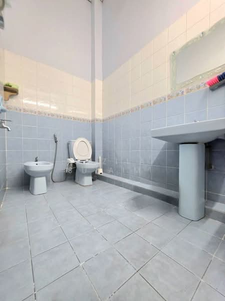 Rumah Teres 2 Tingkat untuk Disewa di Shah Alam (Selangor) - Yazila Sulaimi - Bathroom - PropertyGuru.com.my