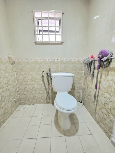 Rumah Teres 2 Tingkat untuk Disewa di Shah Alam (Selangor) - Yazila Sulaimi - Bathroom - PropertyGuru.com.my