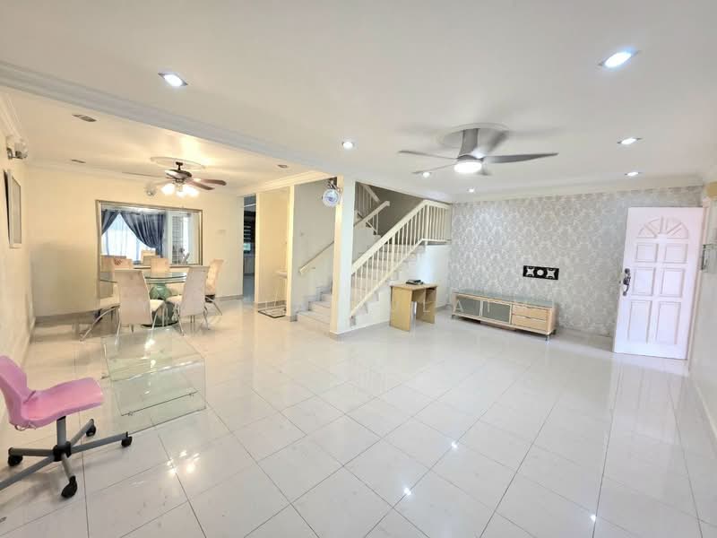 Rumah Teres 2 Tingkat untuk Disewa di Shah Alam (Selangor) - Yazila Sulaimi - Living Room - PropertyGuru.com.my