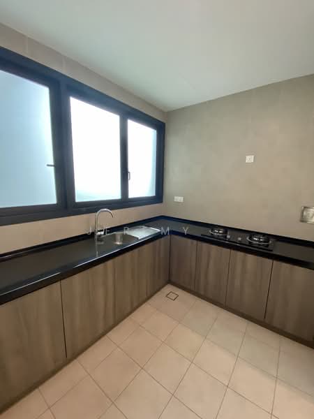 Servis Apartment untuk Dijual di The Greens - Jeremy . - Kitchen - PropertyGuru.com.my