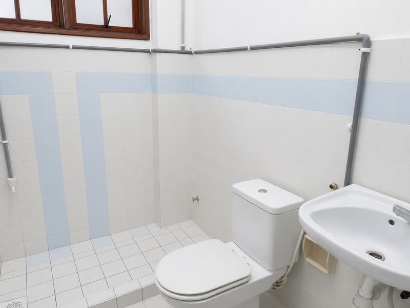 Pangsapuri untuk Dijual di Sunway Court - KH Khoo - Bathroom - PropertyGuru.com.my