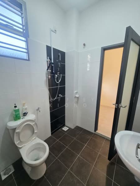 Rumah Teres 2 Tingkat untuk Dijual di Taman Kota Jaya (Kota Tinggi) - Jeffrey Kiong - Bathroom - PropertyGuru.com.my