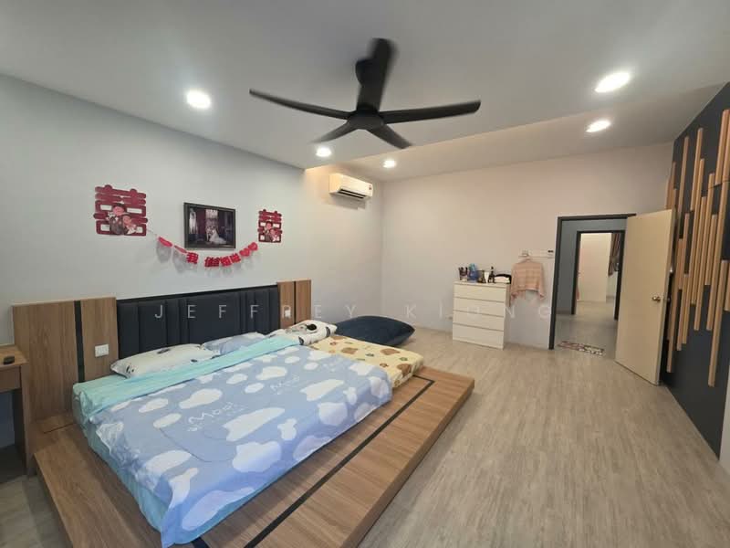 Rumah Teres 2 Tingkat untuk Dijual di Taman Kota Jaya (Kota Tinggi) - Jeffrey Kiong - Master Bedroom - PropertyGuru.com.my