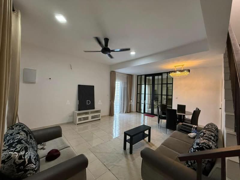 Rumah Teres 2 Tingkat untuk Disewa di Kota Warisan (Sepang) - Aida Ramle - Living Room - PropertyGuru.com.my