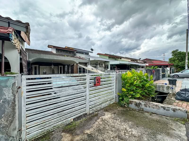 2-storey Terraced House for Sale in Seksyen 2 (Bangi) - Mahafiz . - Exterior - PropertyGuru.com.my
