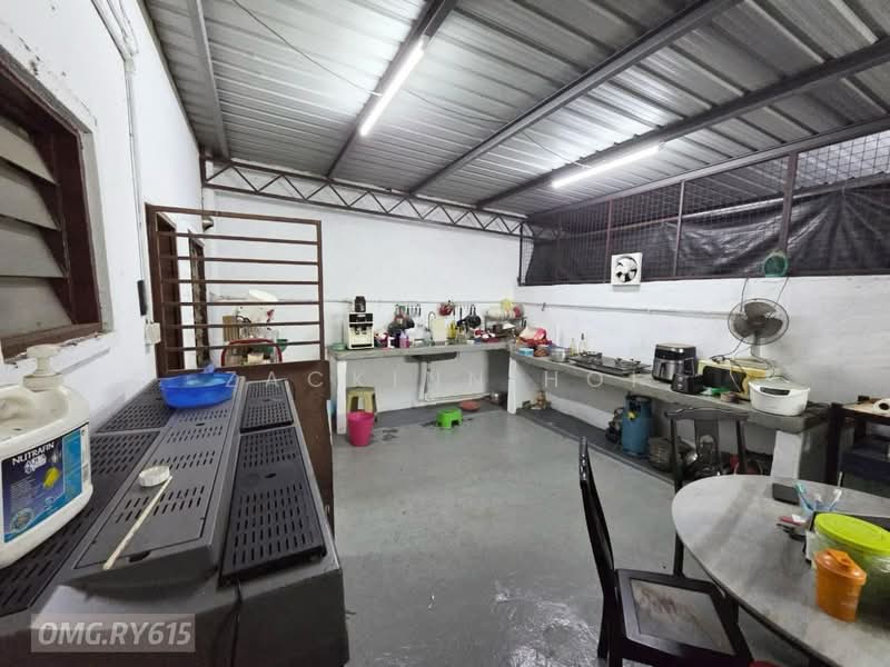 Rumah Teres 2 Tingkat untuk Dijual di Pandamaran (Klang) - Zackinn Hoi - Kitchen - PropertyGuru.com.my
