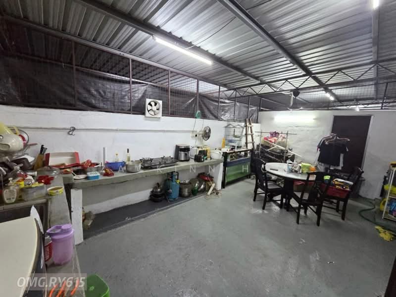 Rumah Teres 2 Tingkat untuk Dijual di Pandamaran (Klang) - Zackinn Hoi - Kitchen - PropertyGuru.com.my