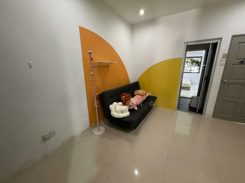 1-storey Terraced House for Rent in Taman Pelangi (Johor Bahru) - YC Fung - Living Room - PropertyGuru.com.my