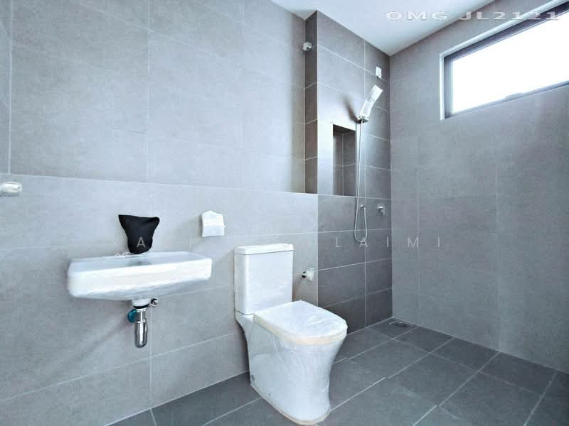 Rumah Teres 2 Tingkat untuk Disewa di Telok Panglima Garang (Selangor) - Yazila Sulaimi - Bathroom - PropertyGuru.com.my