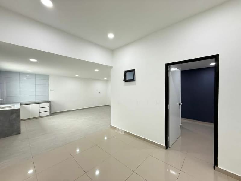 Semi-Detached House for Sale in Taman Bunga Ros (Tebrau) - Cindy Lim - Kitchen - PropertyGuru.com.my