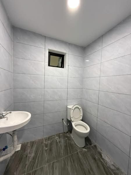 Semi-Detached House for Sale in Taman Bunga Ros (Tebrau) - Cindy Lim - Bathroom - PropertyGuru.com.my