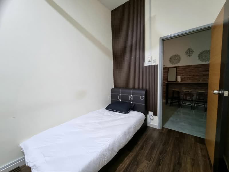 2-storey Terraced House for Rent in Taman Mount Austin (Tebrau) - YC Fung - Bedroom - PropertyGuru.com.my