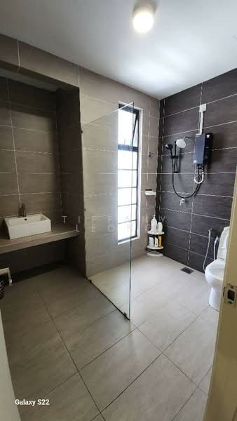 3-storey Terraced House for Sale in Sepang (Selangor) - Tiffany Leong - Bathroom - PropertyGuru.com.my