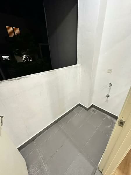 3-storey Terraced House for Sale in Sepang (Selangor) - Tiffany Leong - Balcony - PropertyGuru.com.my