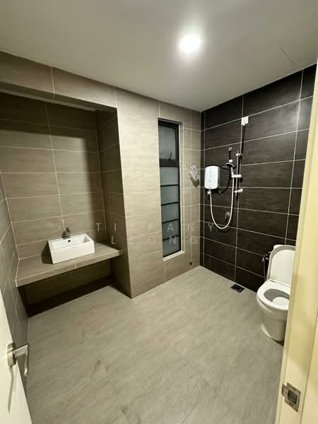 3-storey Terraced House for Sale in Sepang (Selangor) - Tiffany Leong - Bathroom - PropertyGuru.com.my