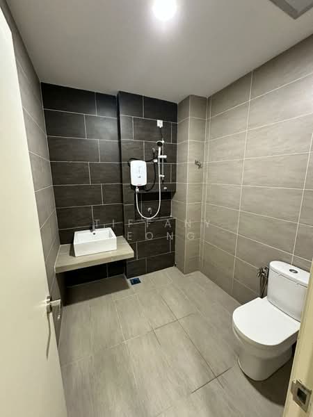 3-storey Terraced House for Sale in Sepang (Selangor) - Tiffany Leong - Bathroom - PropertyGuru.com.my