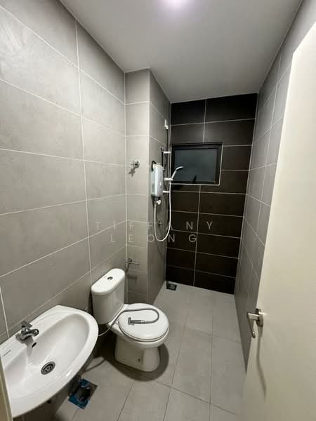 3-storey Terraced House for Sale in Sepang (Selangor) - Tiffany Leong - Bathroom - PropertyGuru.com.my