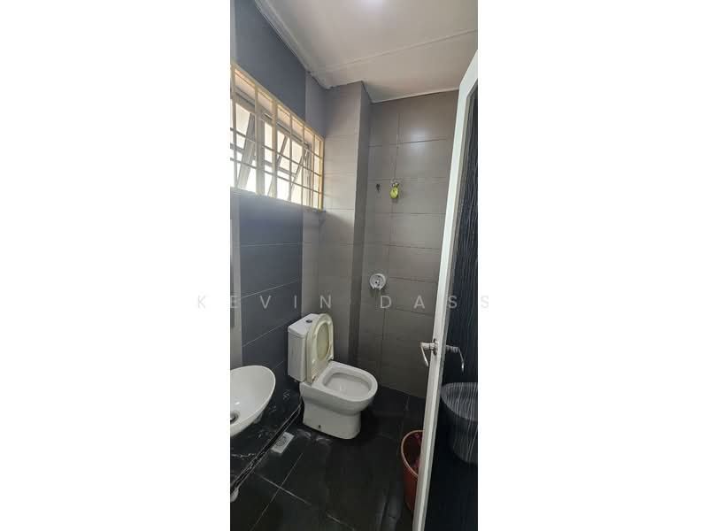 Rumah Teres 2 Tingkat untuk Dijual di TAMAN PUCHONG UTAMA (Puchong) - Kevin Dass - Bathroom - PropertyGuru.com.my