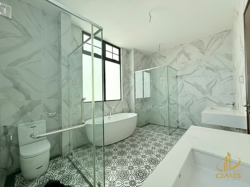 Semi-Detached House for Sale in Setia Eco Park (Setia Alam) - KH Chong - Bathroom - PropertyGuru.com.my