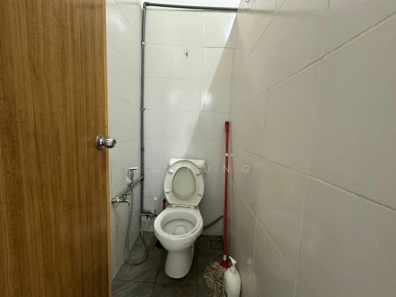 1-storey Terraced House for Rent in Taman Pelangi (Johor Bahru) - YC Fung - Bathroom - PropertyGuru.com.my