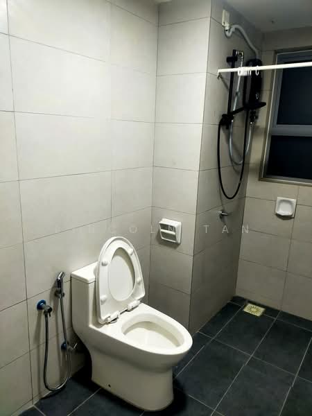 Service Residence for Sale at Residensi Sutera 7 - Lincoln Tan - Bathroom - PropertyGuru.com.my