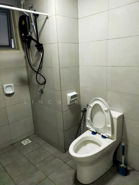 Service Residence for Sale at Residensi Sutera 7 - Lincoln Tan - Bathroom - PropertyGuru.com.my