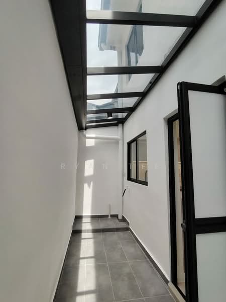 Rumah Teres 2 Tingkat untuk Dijual di Bandar Menjalara (Kuala Lumpur) - Ryan Tee - Corridor - PropertyGuru.com.my