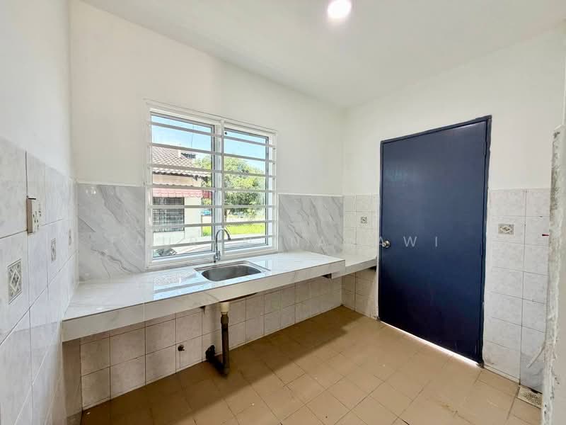 1-storey Terraced House for Sale in Semenyih (Selangor) - Fauran Nawawi - Kitchen - PropertyGuru.com.my