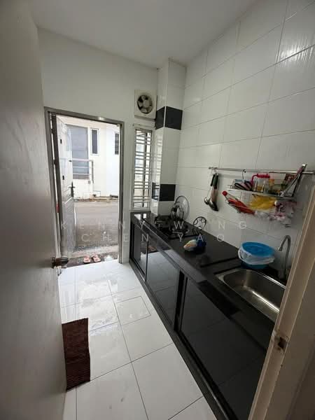 2-storey Terraced House for Sale in Bukit Indah (Iskandar Puteri (Nusajaya)) - Kenny Wong Chen Yao - Kitchen - PropertyGuru.com.my